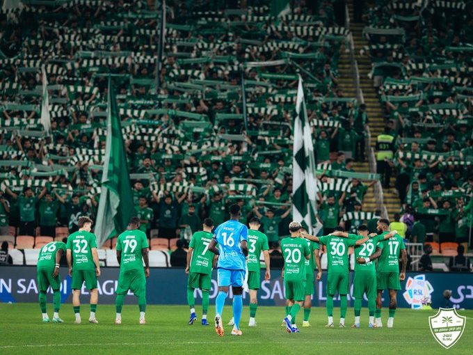 الفريق الأول لكرة القدم بنادي أهلي جدة السعودي والذي يستعد لمواجهة الاتحاد يوم الجمعة القادم في تمام الساعة التاسعة مساءً بتوقيت القاهرة حيث بطولة دوري روشن