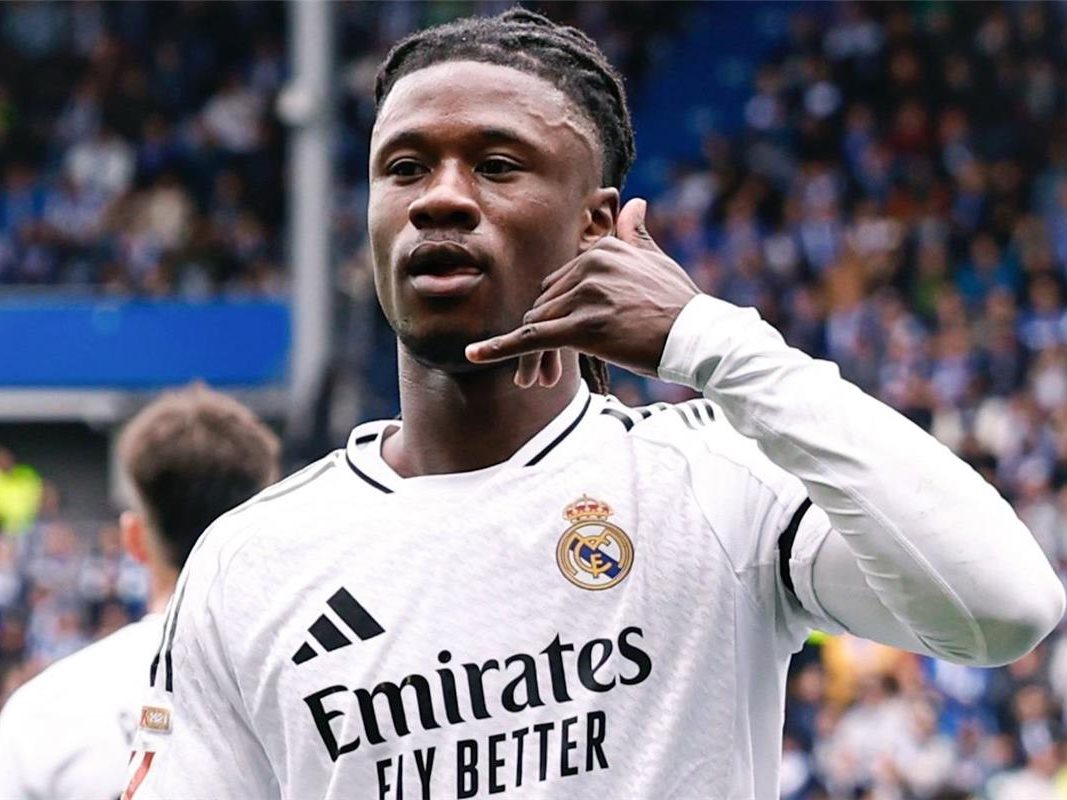 &nbsp;إدواردو كامافينجا لاعب الفريق الأول لكرة القدم بنادي ريال مدريد