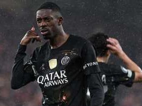 عثمان ديمبيلي لاعب الفريق الأول لكرة القدم بنادي باريس سان جيرمان والذي طلب الهلال السعودي التعاقد معه.