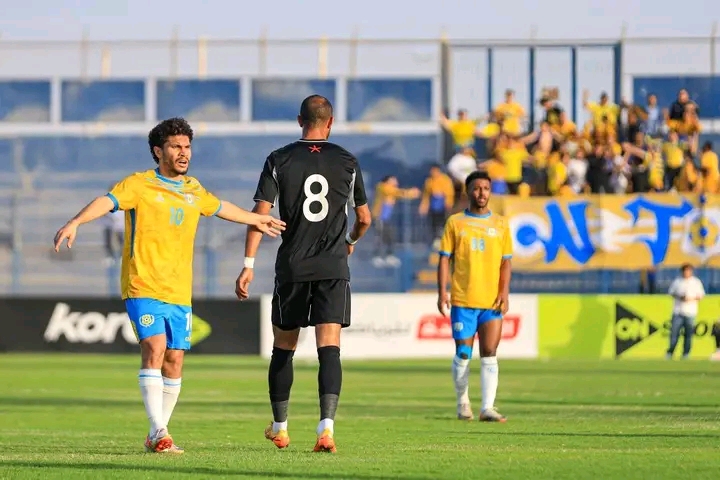 الفريق الأول لكرة القدم بنادي الإسماعيلي والذي يستعد لمواجهة بتروجيت يوم الثلاثاء في تمام الساعة الخامسة بتوقيت القاهرة ومكة المكرمة