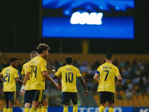 الفريق الأول لكرة القدم بنادي النصر السعودي والذي يواجه الشباب