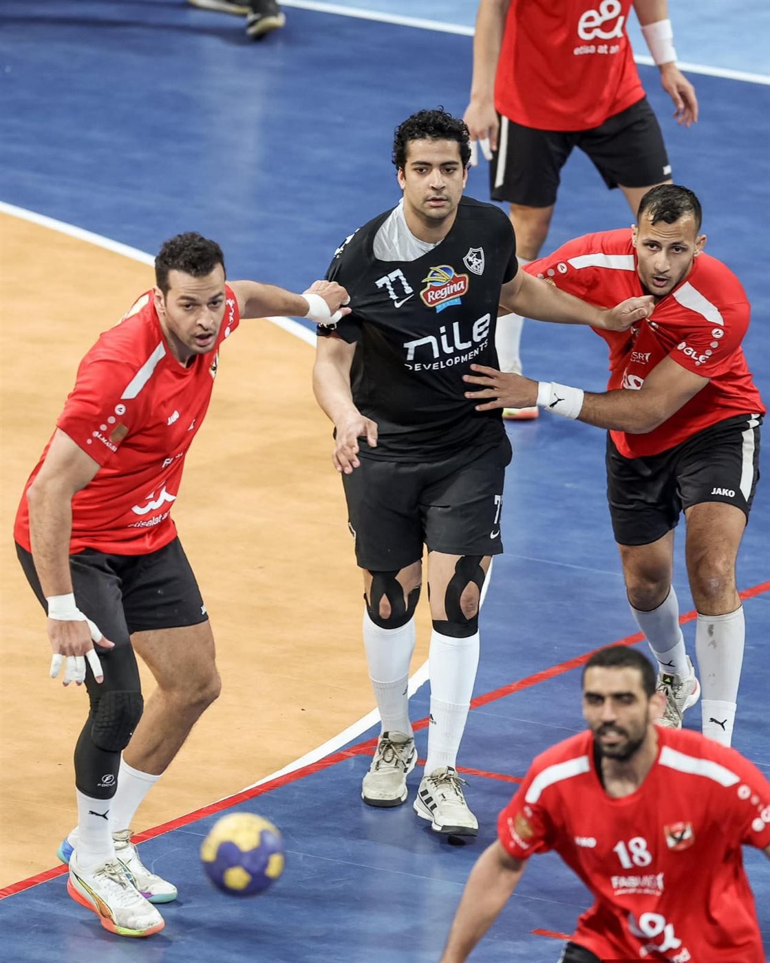 الأهلي والزمالك يد