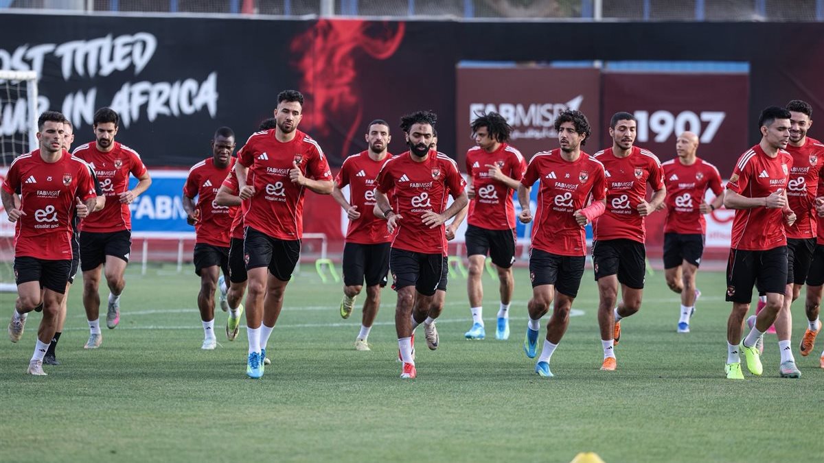 الفريق الأول لكرة القدم بالنادي الأهلي