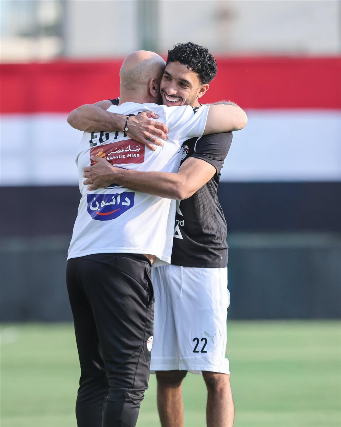 مرموش وحمزة عبد الكريم ينضمان لمعسكر منتخب مصر