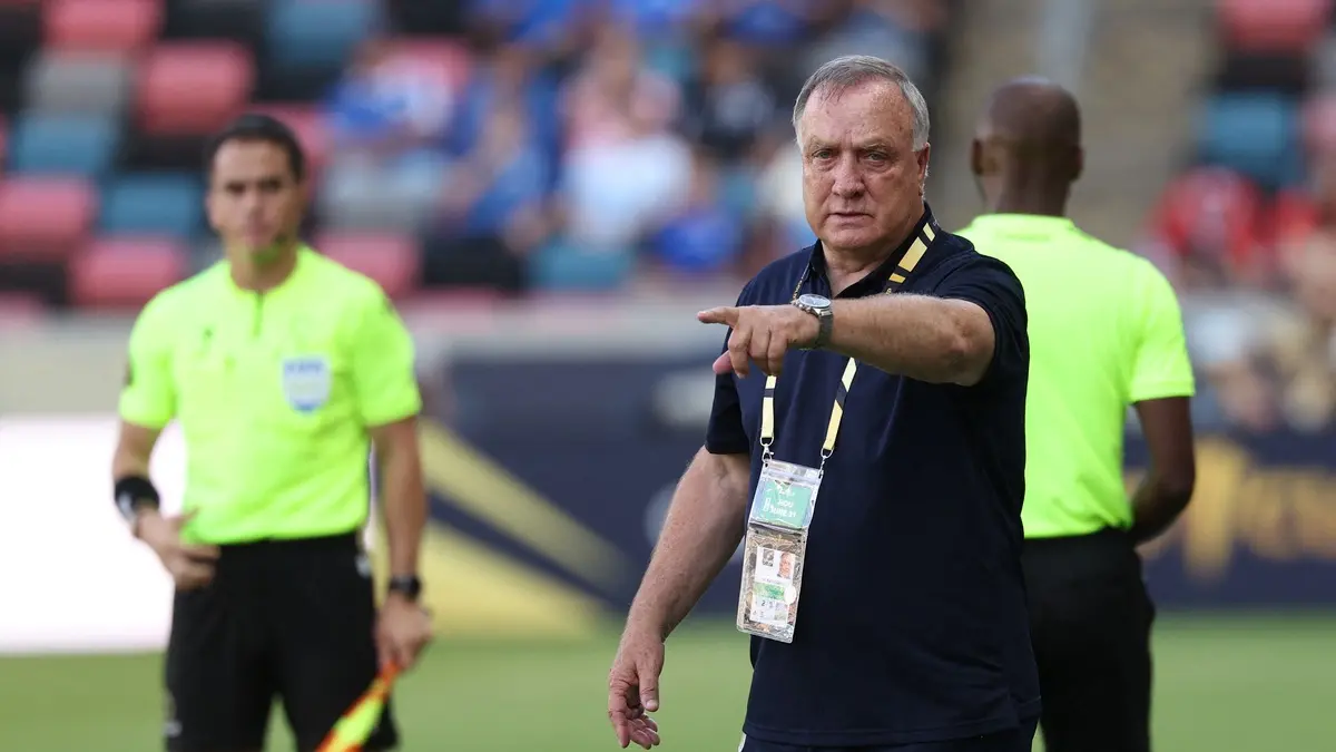 ديك أدفوكات المدير الفني لمنتخب كوراساو