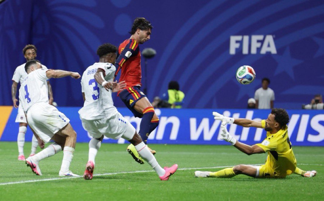 منتخب اسبانيا ضد الرأس الأخضر