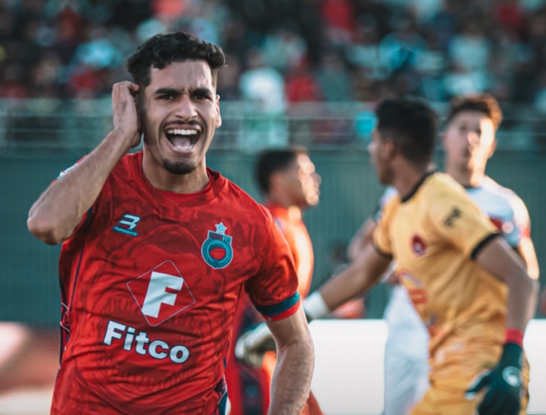 صلاح الدين الرحولي لاعب الفريق الأول لكرة القدم بنادي أوليمبيك أسفي المغربي&nbsp;