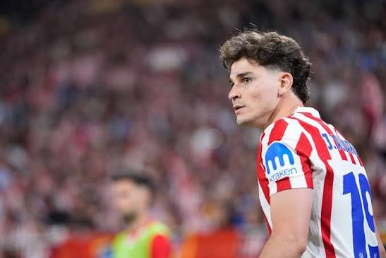 جوليان ألفاريز مهاجم أتلتيكو مدريد