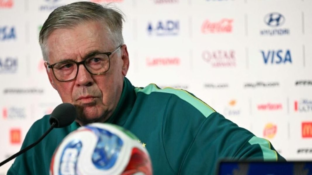 كارلو أنشيلوتي المدير الفني لمنتخب البرازيل حاليا والفريق الأول لكرة القدم بنادي ريال مدريد سابقا