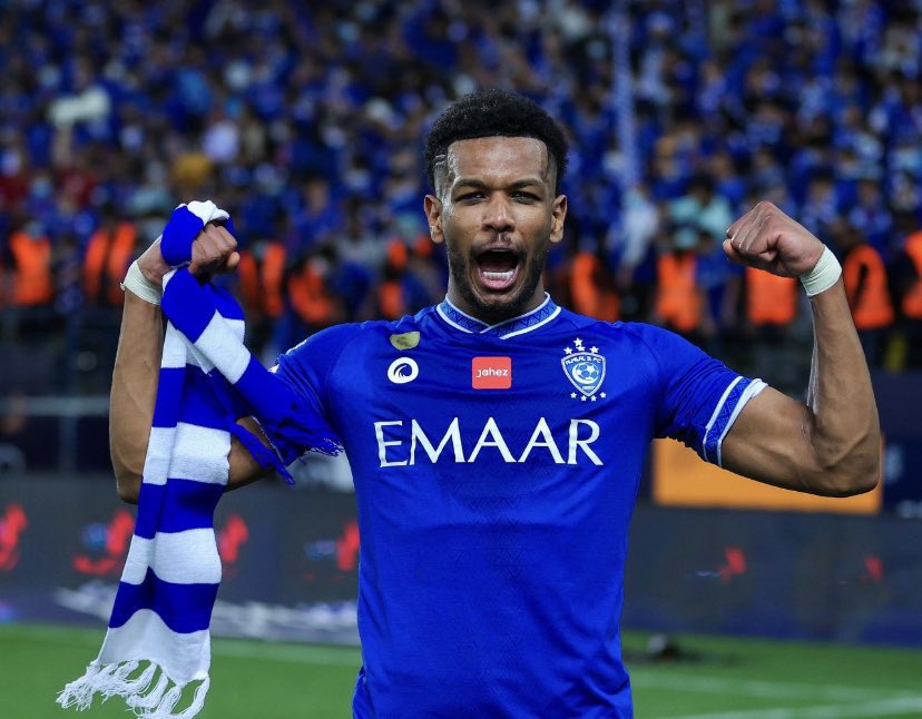 علي البليهي لاعب الفريق الأول لكرة القدم بنادي الهلال السعودي