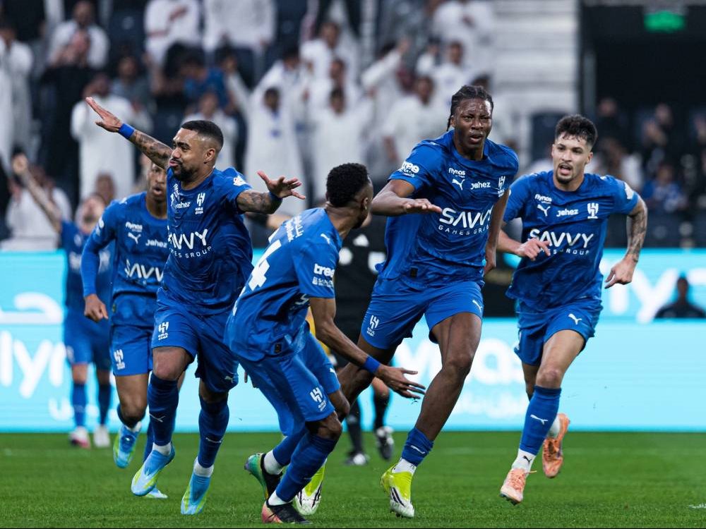 الفريق الأول لكرة القدم بنادي الهلال السعودي والذي يواجه نيوم