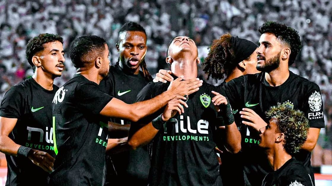 الفريق الأول لكرة القدم بنادي الزمالك والذي يستعد لمواجهة الأهلي غدا الأحد في تمام الساعة الثامنة