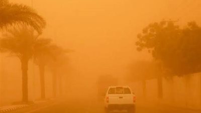 موقف مباراة الأهلى بسبب المنخفض الخماسينى  رياح محملة بالأتربة وتحذيرات هامة للجمهور 