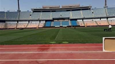 وزير الشباب والرياضة يتفقد استاد القاهرة قبل مواجهة الأهلي وصن داونز