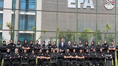 محاضرات تثقيفية واختبارات فيديو فى معسكر اليوم الواحد لمحكمات الكرة النسائية 