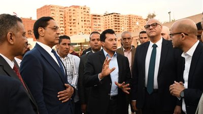 وزير الرياضة ومحافظ القليوبية يفتتحان عدداً من المشروعات بمركز التنمية بشبرا الخيمة