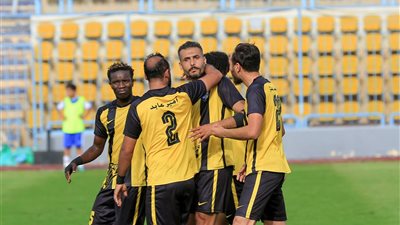 المقاولون العرب يعود للدوري بعد موسم واحد بالفوز على السكة ويتصدر المحترفين