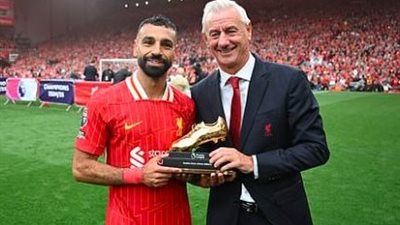 محمد صلاح يستلم جائزة الحذاء الذهبى لأفضل هداف فى الدوري الإنجليزي 2024/2025