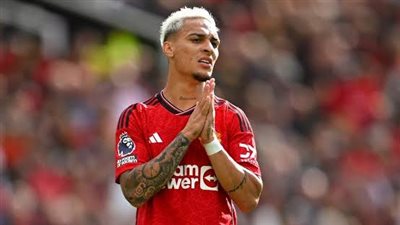 أنتوني عن فترته في مانشستر: كنت حبيس غرفتي بلا طعام وتأثرت نفسيا 