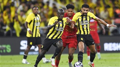 بمساعدة الجمهور.. الاتحاد يفوز بسباق جديد في الدوري السعودي