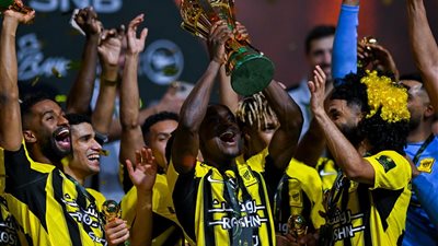 هدية غير مقبولة.. كيف استفاد النصر من تتويج الاتحاد بكأس الملك؟