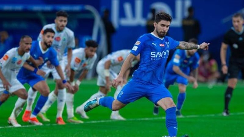 الهلال ضد الفتح