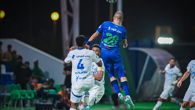الهلال ضد الفتح