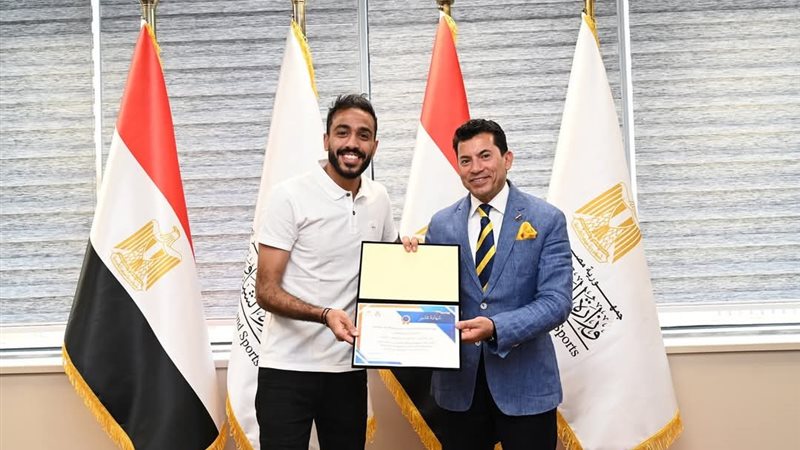 وزير الشباب والرياضة