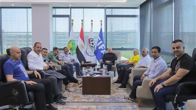 أبوريدة يبحث برنامج المنتخب الوطنى لكأس العرب مع الجهاز الفني 