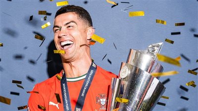 اهدأ يا طفل.. رد مفاجئ من رونالدو ضد أحد الصحفيين