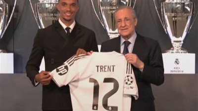 رسميا.. أرنولد يوقع علي عقود انتقاله لـ ريال مدريد بعد اجتياز الفحص الطبي بنجاح(صور)