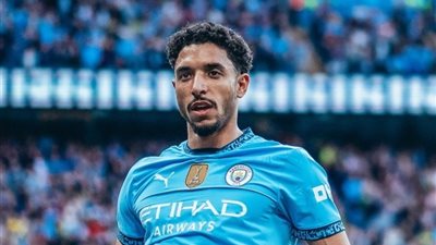 لاعب عربي جديد يقترب من مزاملة عمر مرموش في مانشستر سيتي