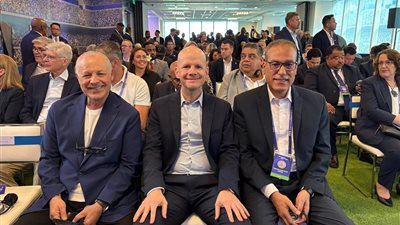 أبو ريدة وعزام يحضران قمة الفيفا لتطوير كرة القدم