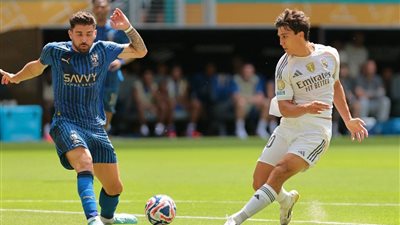 الملكي ينجو من الهزيمة.. الصحف العالمية تتغنى بالهلال السعودي بعد التعادل أمام الريال