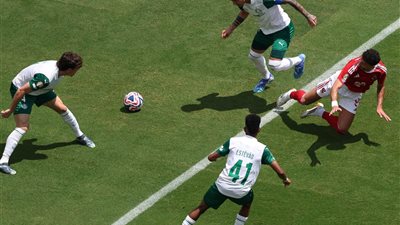 كلاكيت ثالث مرة.. عاصفة جوية تنقذ الأهلي من طوفان بالميراس