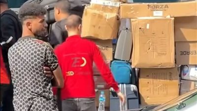 بعد توديع كأس العالم للأندية| سيارة نقل تحمل أجهزة و هدايا لـ للاعبي الأهلي أمام مطار القاهرة .. صور