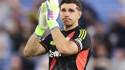 تشيلسي يدخل سباق ضم إيميليانو مارتينيز مع مانشستر يونايتد