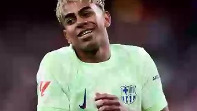 صورة واحدة تُشعل جنون جماهير مانشستر يونايتد.. ماذا يخطط لامين يامال؟