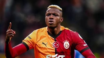 تقارير: فيكتور أوسيمين يتلقى عرضان من الهلال وجالاتا سراي