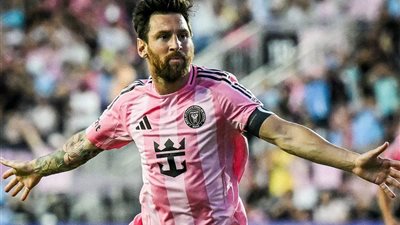 ركلاته الحرة أخطر من ضربات الجزاء.. ميسي يزحف نحو رقم بيليه التاريخي