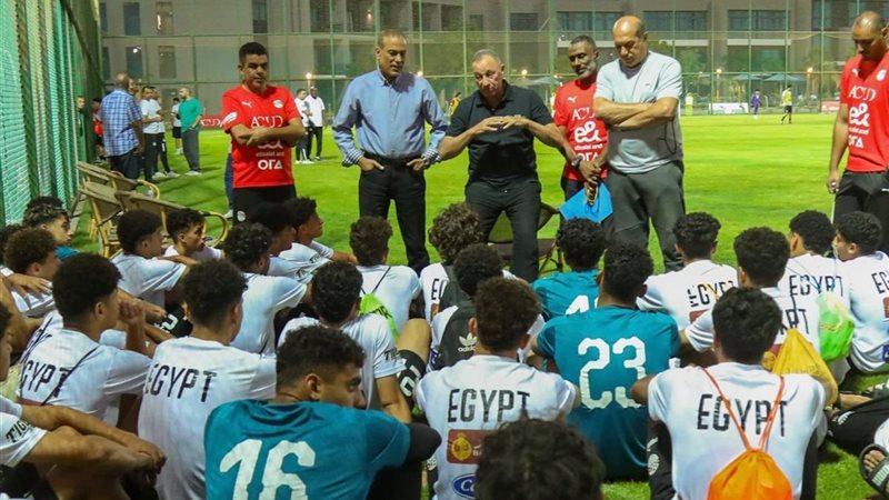 الخطيب يؤازر منتخب