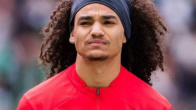 آدم الكايد يصل للقاهرة.. وخطوة وحيدة تفصله عن توقيع العقود مع الزمالك