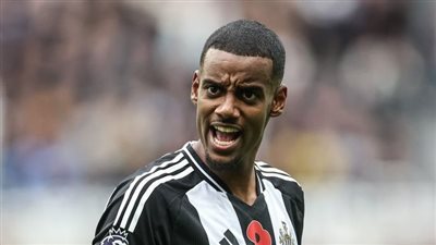 مفاجأة.. الهلال السعودي ينافس ليفربول على صفقة إيزاك