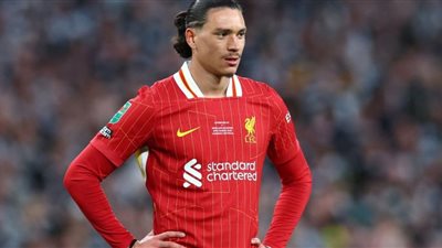 بعد ضم لورينزو لوكا.. نابولي يبدأ في التراجع عن ضم داروين نونيز