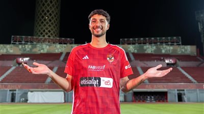 أزمة جديدة.. الأهلي يرفض إرسال بطاقة وسام أبوعلي الدولية إلى كولومبوس كرو