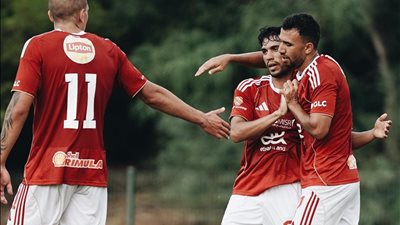 من وسيط إلى طريد.. قصة صدامات آدم وطني مع الأهلي