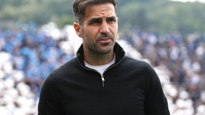 مفاجأة.. فابريجاس يجبر لاعبًا على الاعتزال في عمر 29 عامًا
