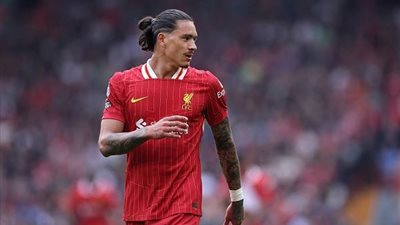 ميلان يرغب في التعاقد مع داروين نونيز بعد تراجع نابولي