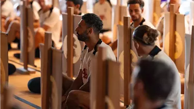 أول رد من محمد صلاح على انتقادات الجماهير لزيارة 