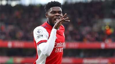 النادى الإسبانى الخامس.. توماس بارتي يقترب من الإنتقال إلى فياريال